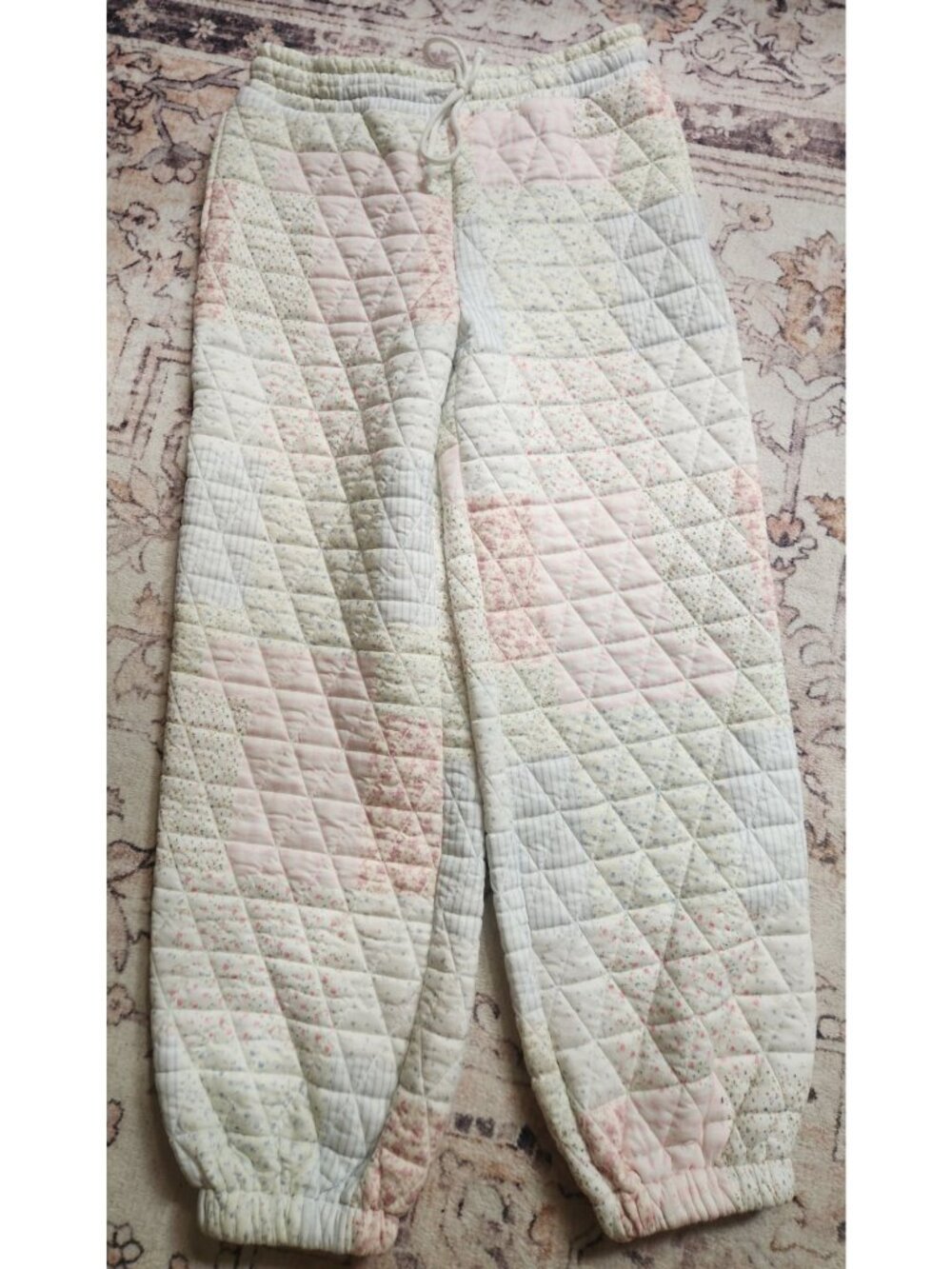 Veveret Women's Sz. L Quilted Fleece Floral Joggers
